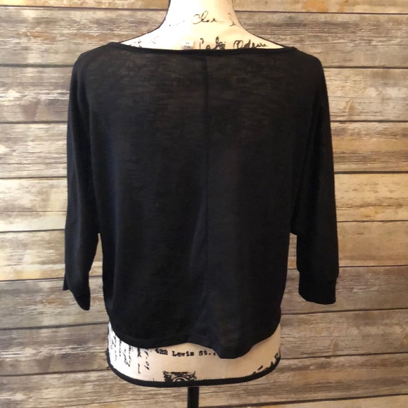 Love rocks high low kiss crop top - Picture 3 of 6